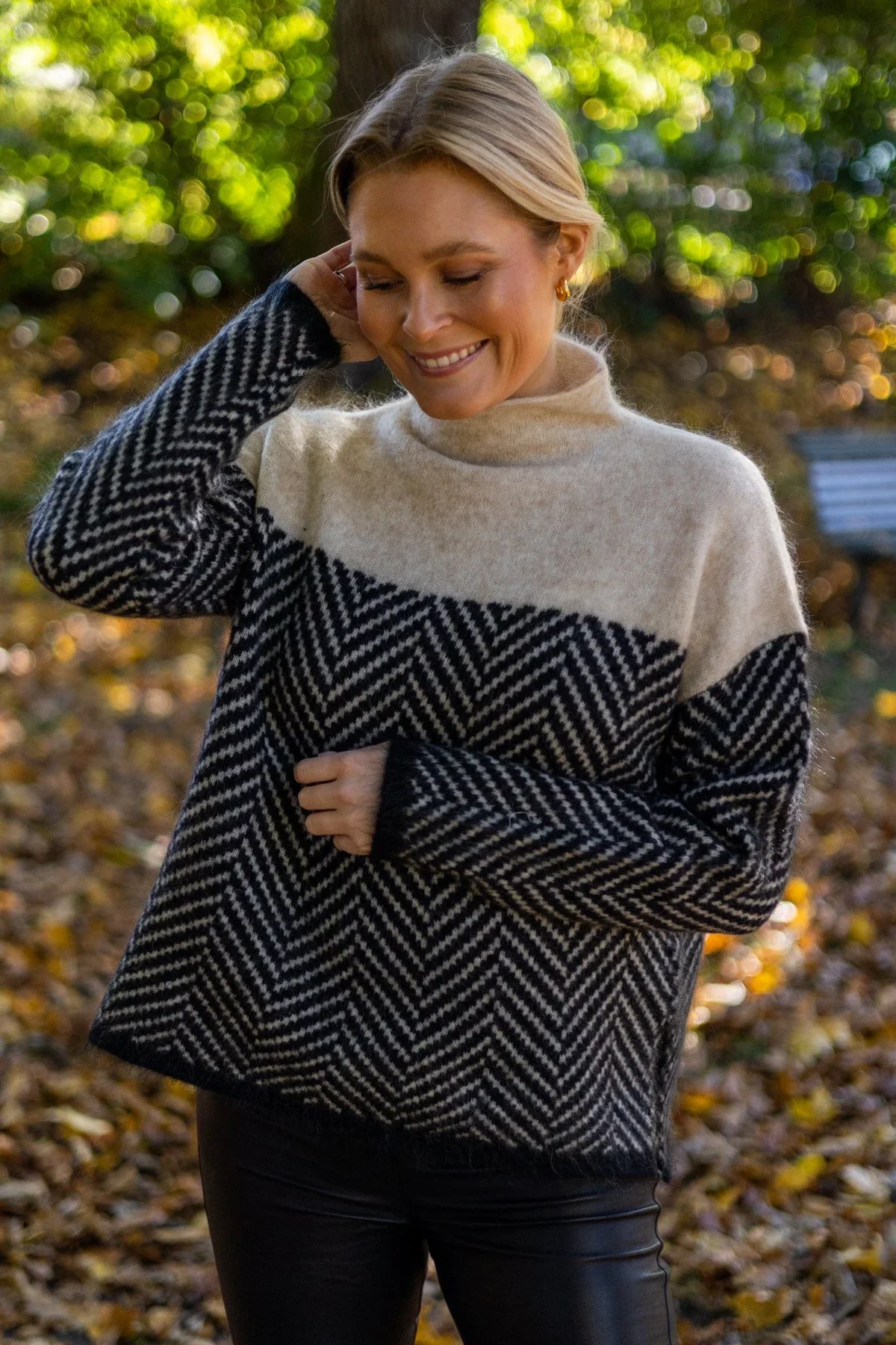 Biruvi | Women’s Chevron Turtleneck Sweater