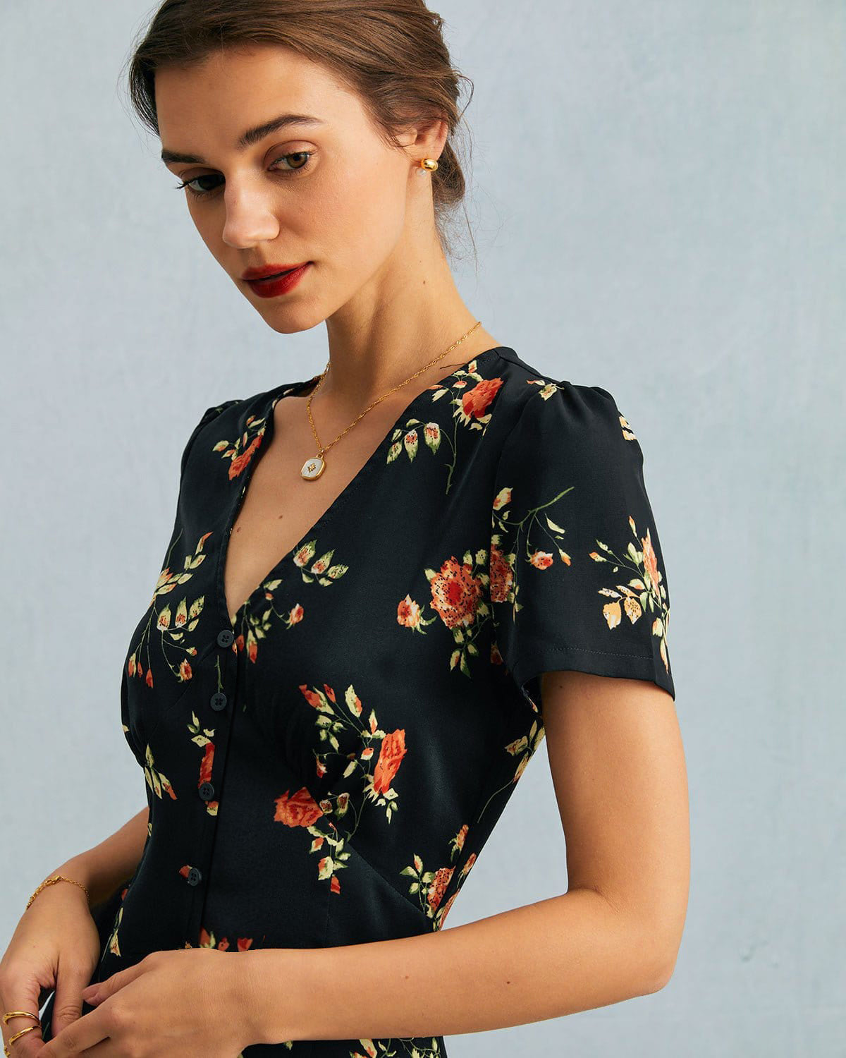 Leonora | Slim Fit V Neck Floral Summer Dress