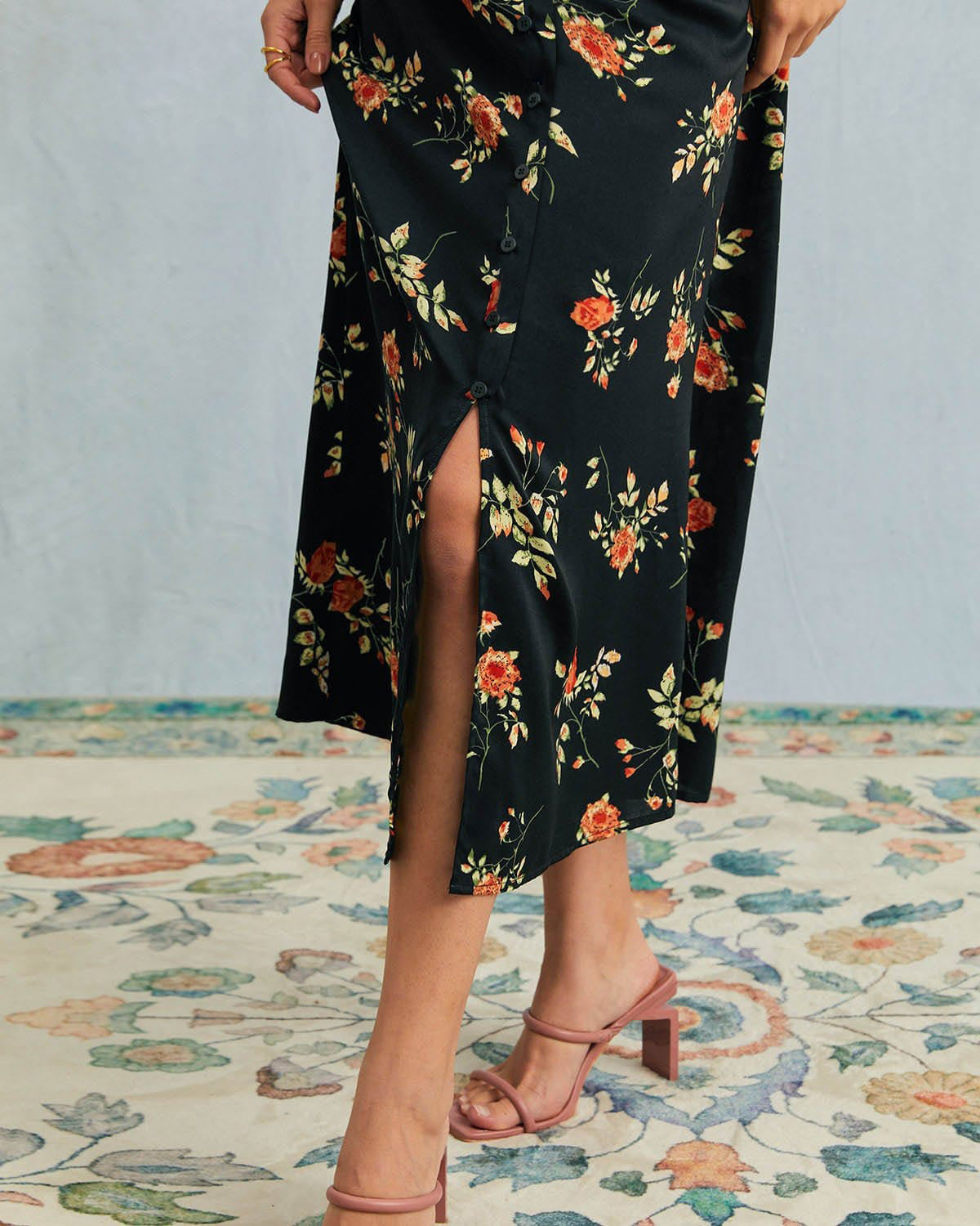 Leonora | Slim Fit V Neck Floral Summer Dress