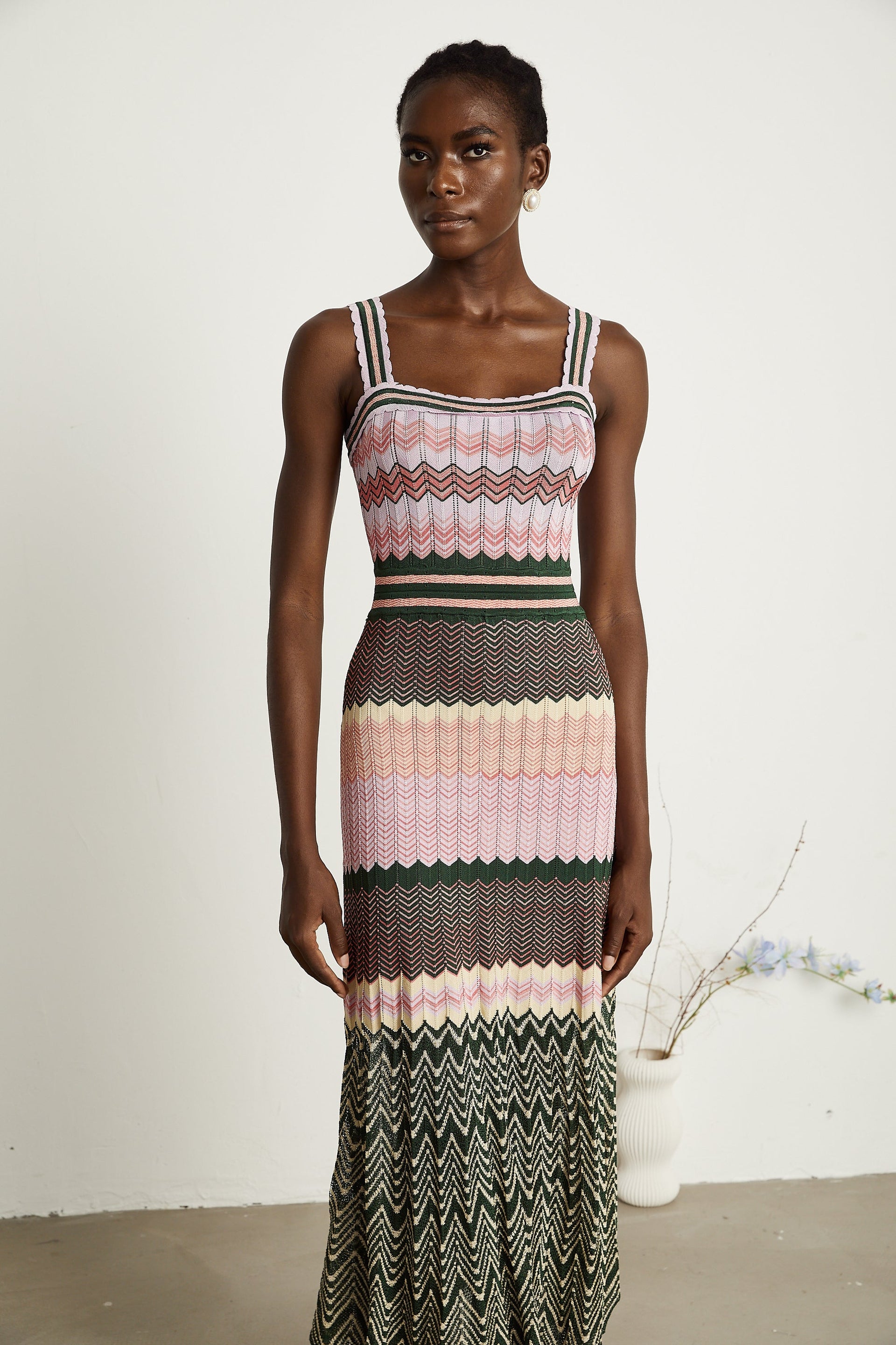 Lina | Sleeveless Contrast-Color Knit Ladies Day Dress