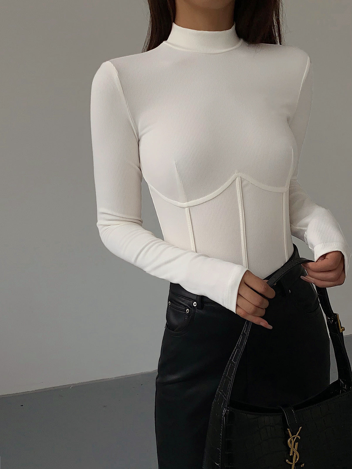 Mariana | Slim Fit Mock Neck Holiday T-Shirt