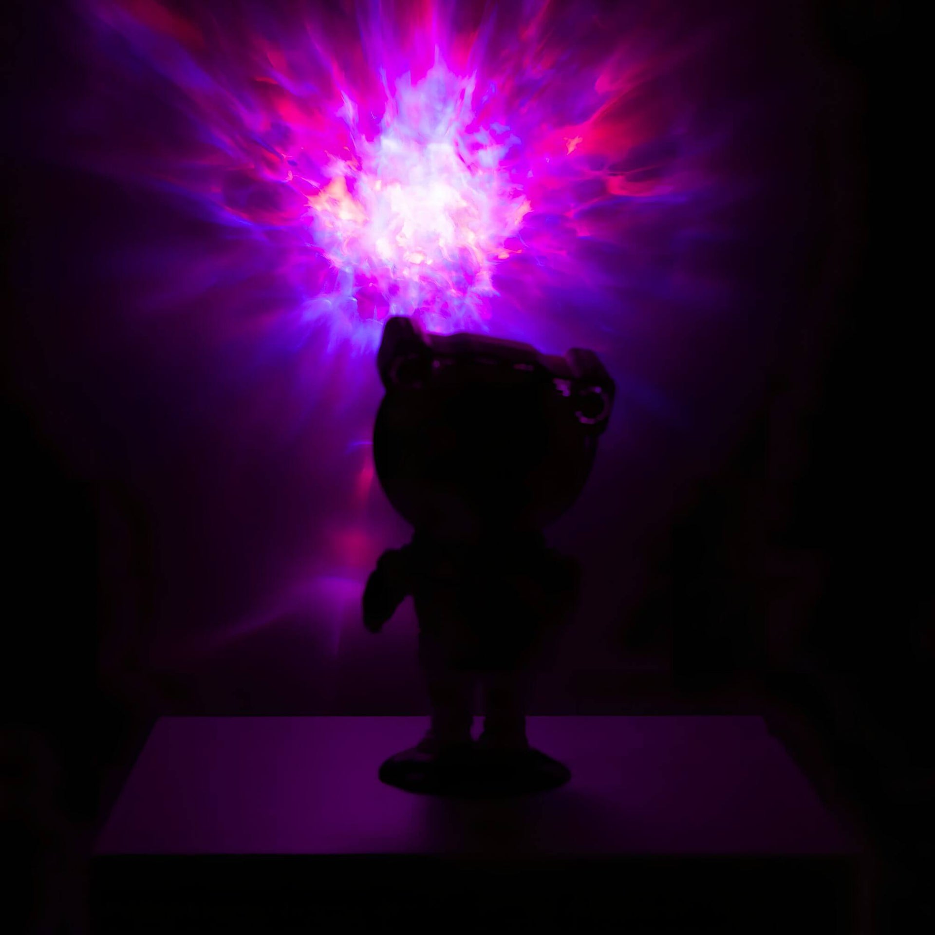Martindale Astronaut Design Table Lamp with Star Projection – Ideal for Bedroom or Kids Room