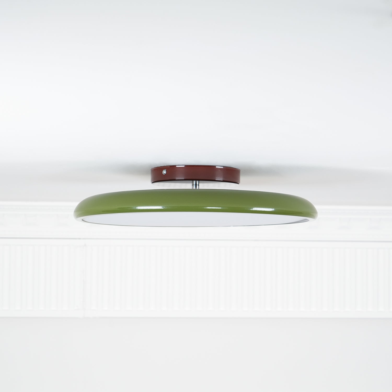 Matte Black Adjustable Ceiling Lamp with Soft Diffused Light – Ideal for Living Room or Bedroom