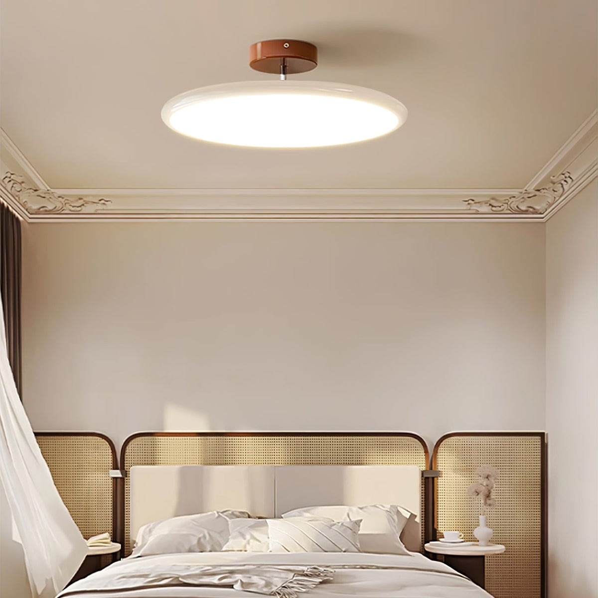Matte Black Adjustable Ceiling Lamp with Soft Diffused Light – Ideal for Living Room or Bedroom