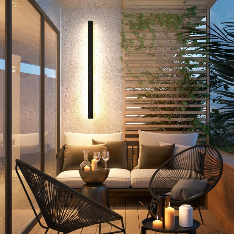 Metallic Minimalist Outdoor Wall Sconce with Long Profile – Ideal for Covered Patio