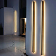 Metallic Minimalist Outdoor Wall Sconce with Long Profile – Ideal for Covered Patio