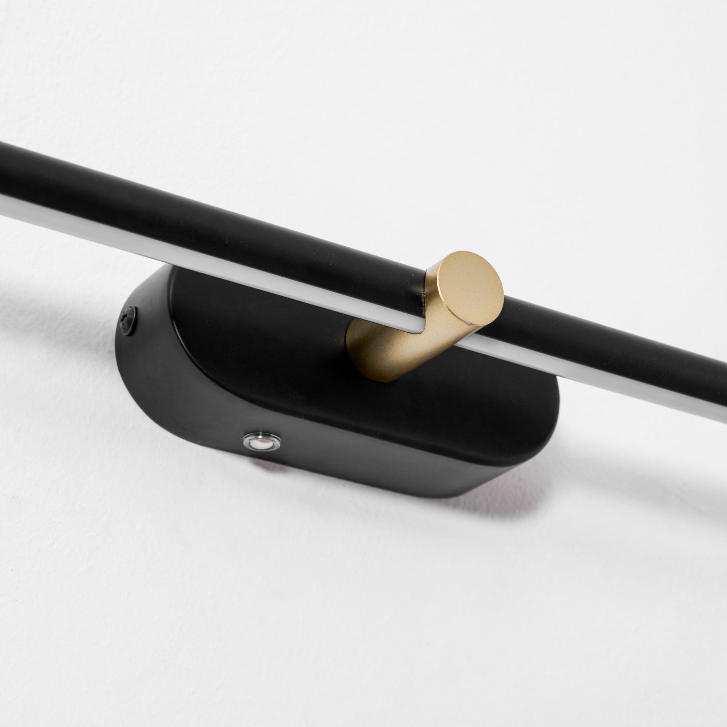 Minimalist Metal Rechargeable Wall Lamp with Linear Light – Ideal for Bedroom or Hallway