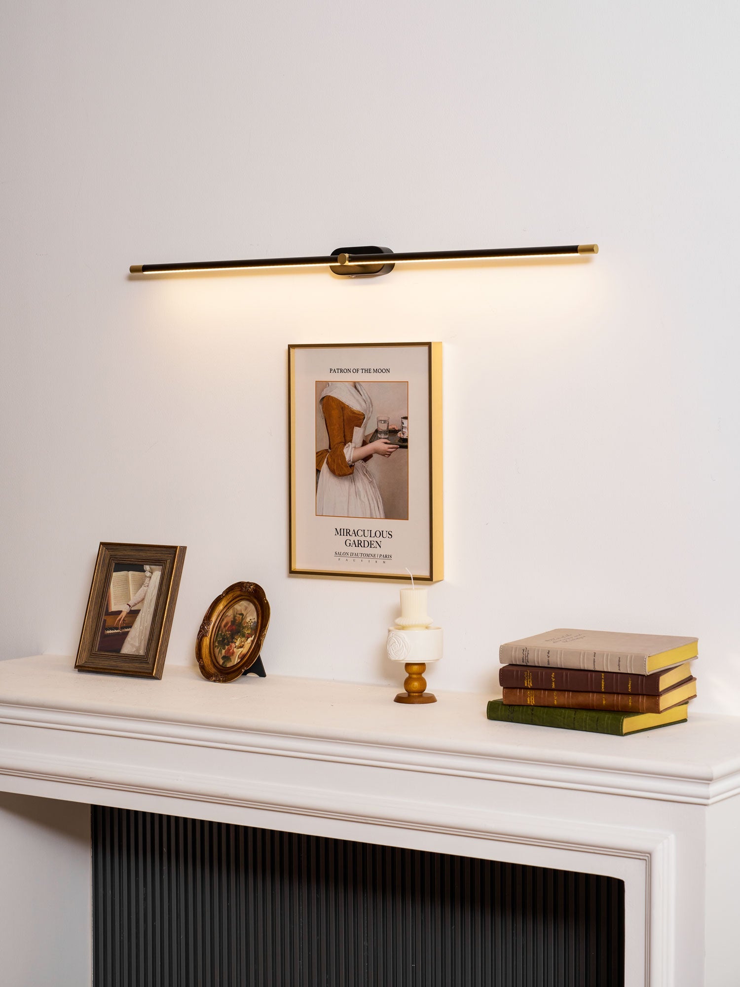 Minimalist Metal Rechargeable Wall Lamp with Linear Light – Ideal for Bedroom or Hallway
