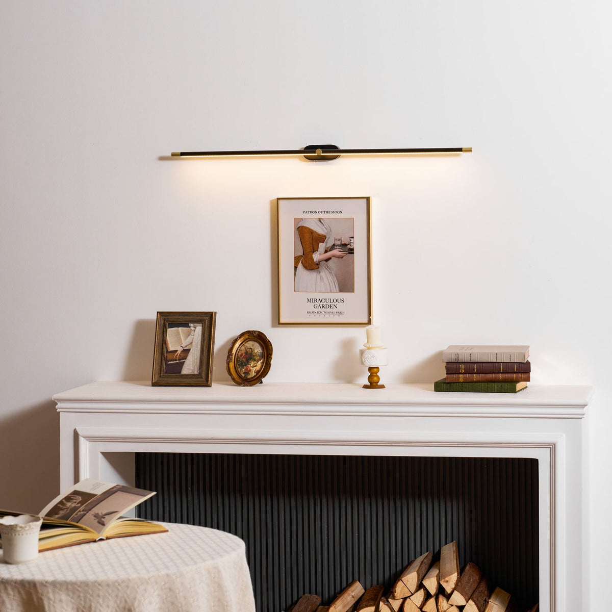Minimalist Metal Rechargeable Wall Lamp with Linear Light – Ideal for Bedroom or Hallway