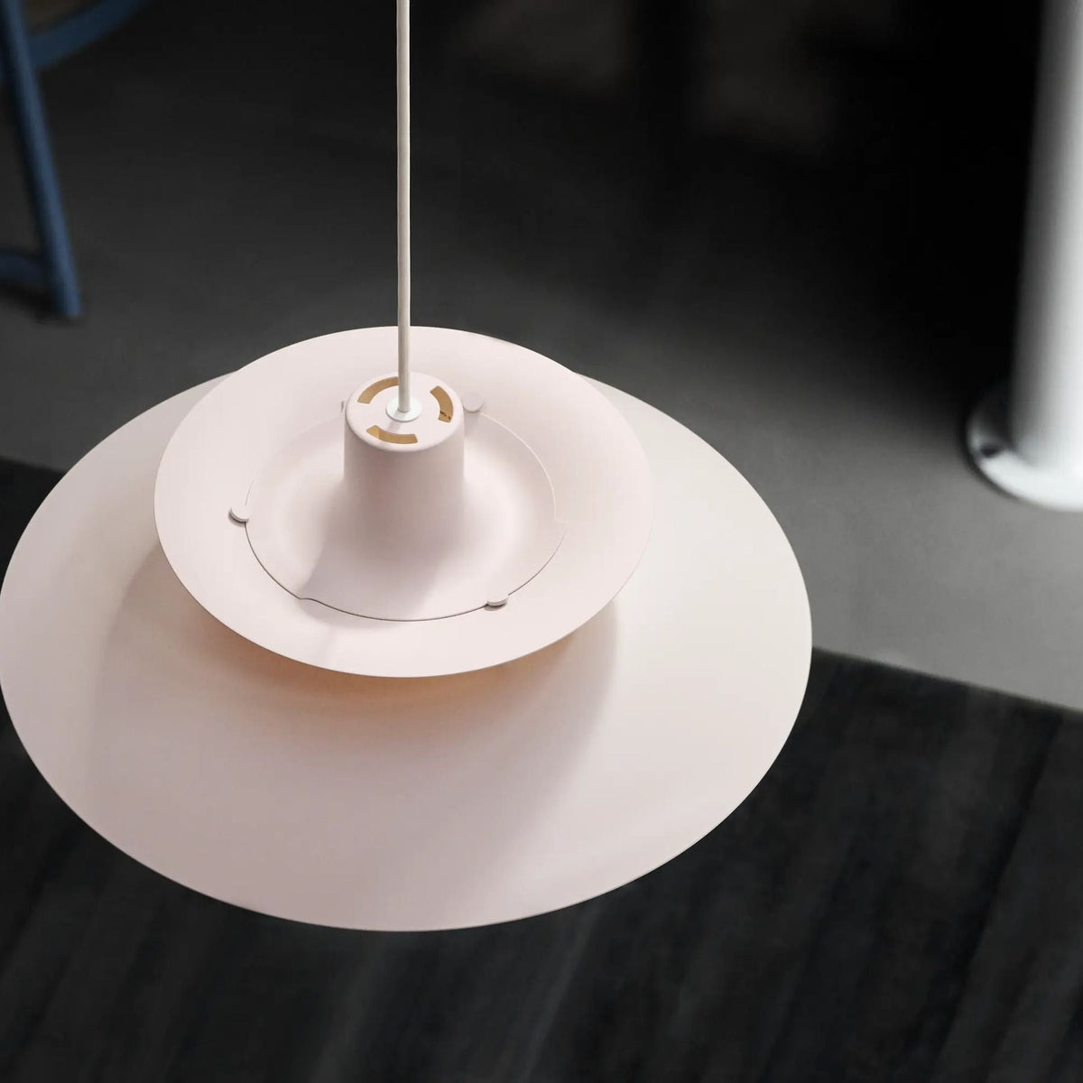 Modern Metal Ceiling Lamp with Ambient Light – Ideal for Living Room or Bedroom