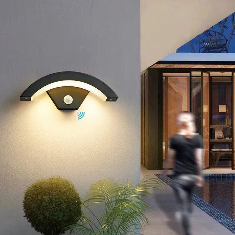 Modern Metal Outdoor Wall Sconce with Motion Sensor – Ideal for Exterior Spaces