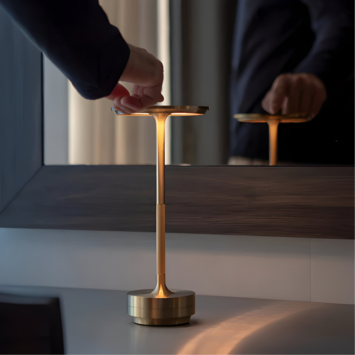Modern Metal Wireless Table Lamp with Touch Control – Ideal for Bedroom or Office