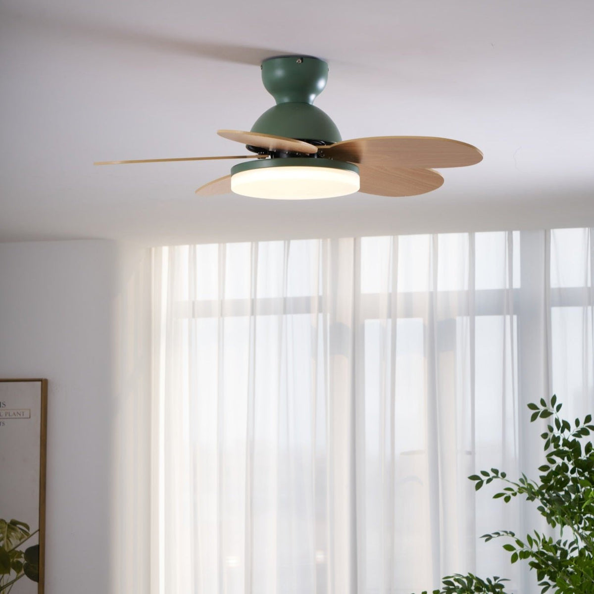 Petalo Design Ceiling Fan Light with Integrated Illumination – Ideal for Living Room or Bedroom