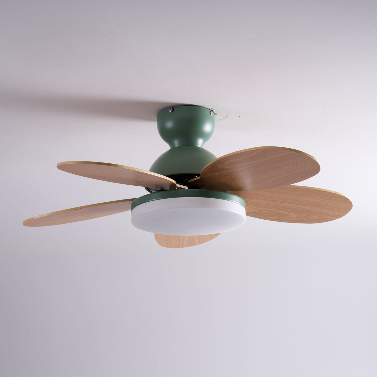 Petalo Design Ceiling Fan Light with Integrated Illumination – Ideal for Living Room or Bedroom