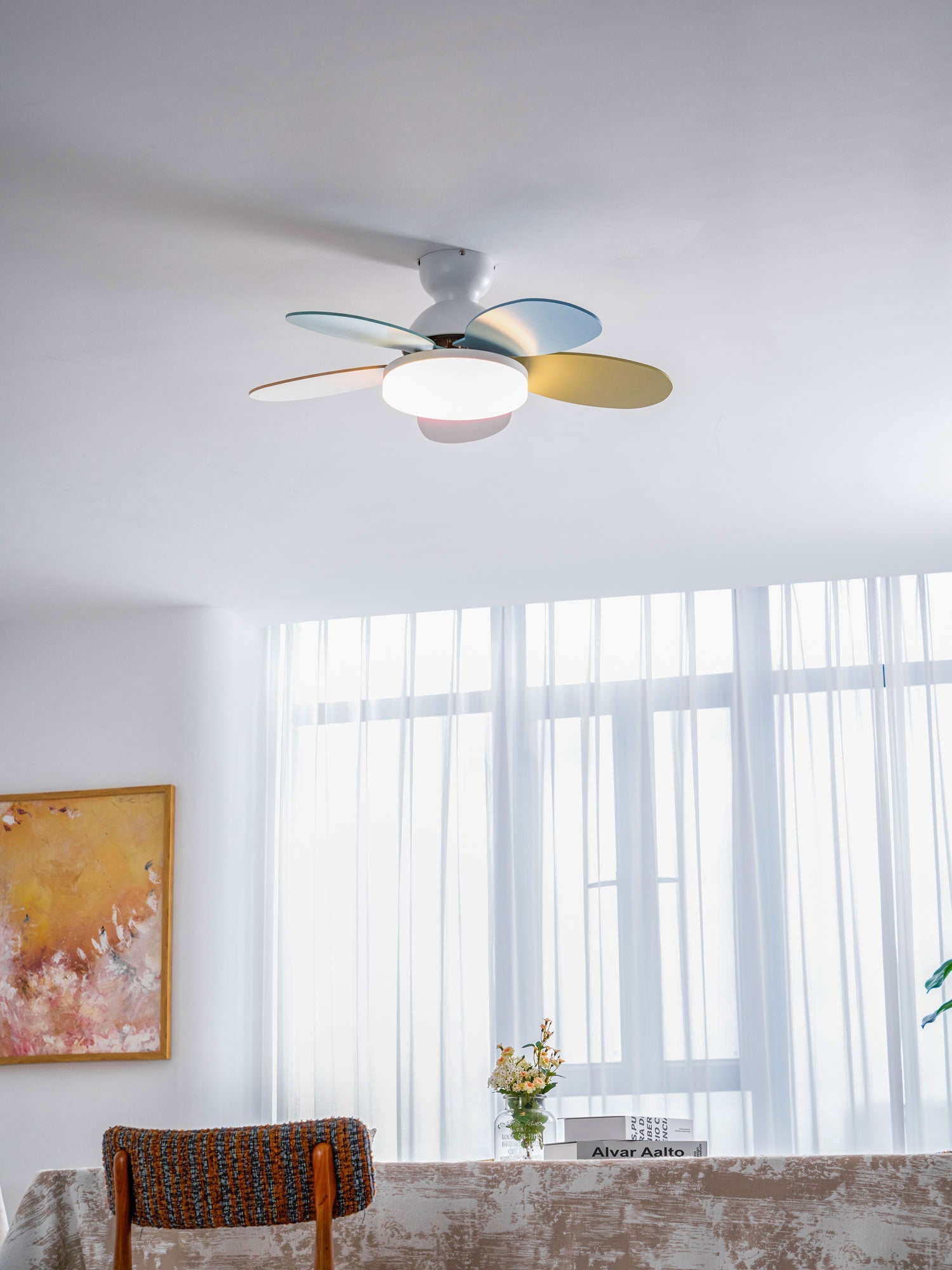 Petalo Design Ceiling Fan Light with Integrated Illumination – Ideal for Living Room or Bedroom