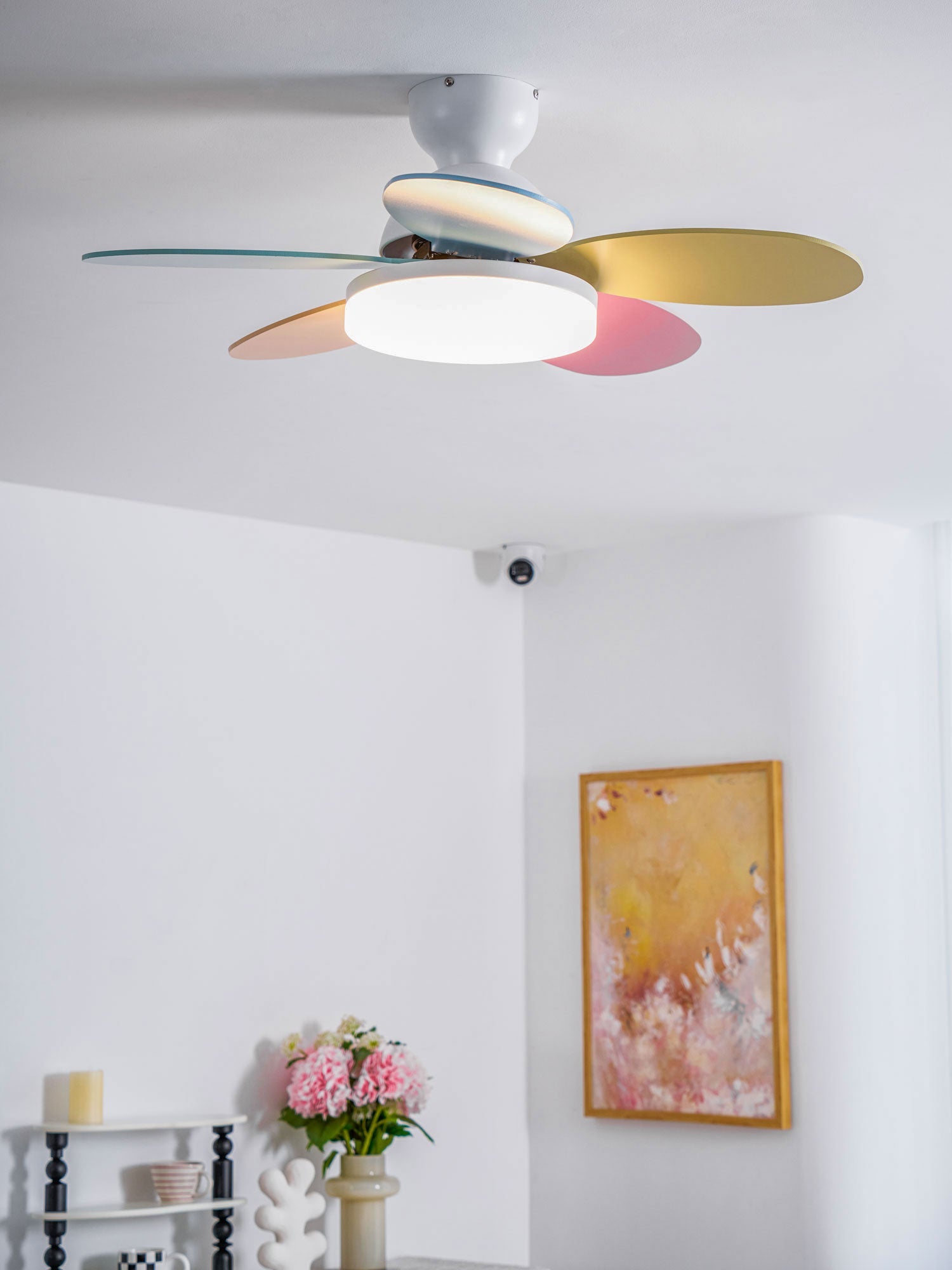 Petalo Design Ceiling Fan Light with Integrated Illumination – Ideal for Living Room or Bedroom