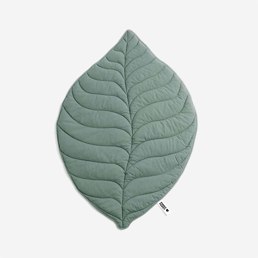 Soft Touch Leaf Design Dog Blanket with Dual Use – Ideal for Living Room or Couch